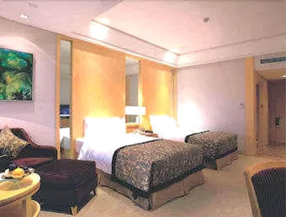 ホテル ウインダム グランド プラザ ロイヤル ニンポー 寧波市 エクステリア 写真